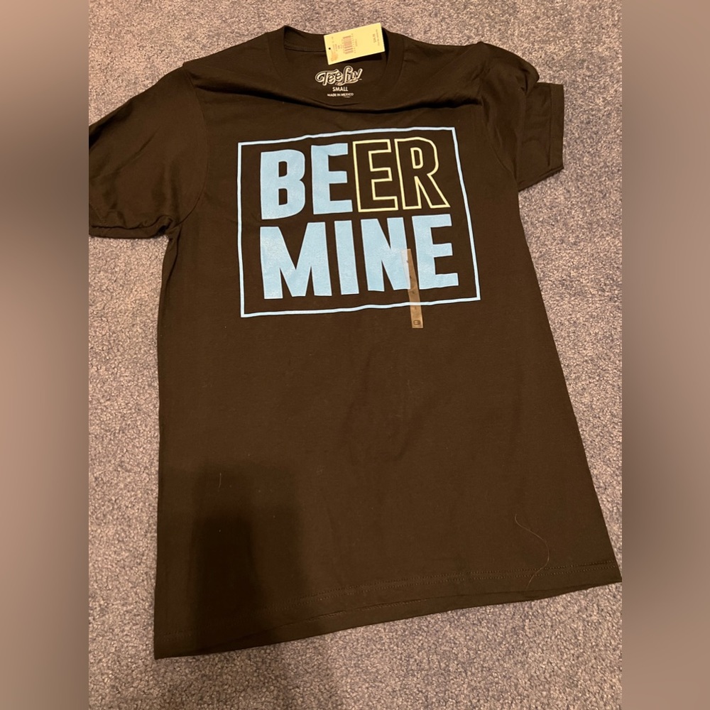 Buckle Beer shirt NWT